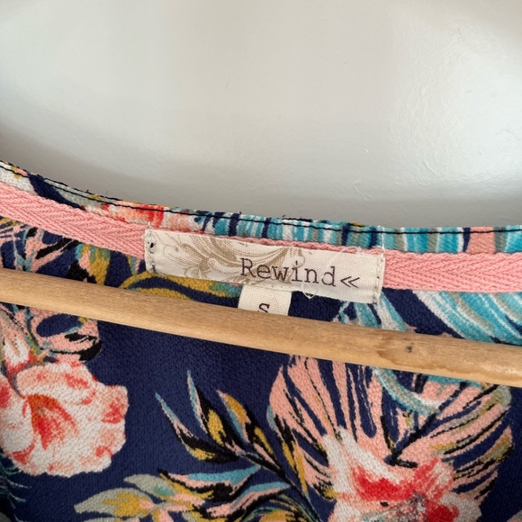 3/$30 Rewind S V-Neck Tie Front Floral Top with Elastic Back - Picture 6 of 6